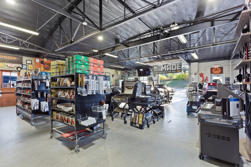 More Photos Of 5599 S Rio Grande St, Littleton General Retail For Sale