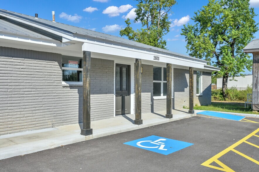 More Photos Of 28011 High Meadow Rd, Tomball Office Residential For Lease