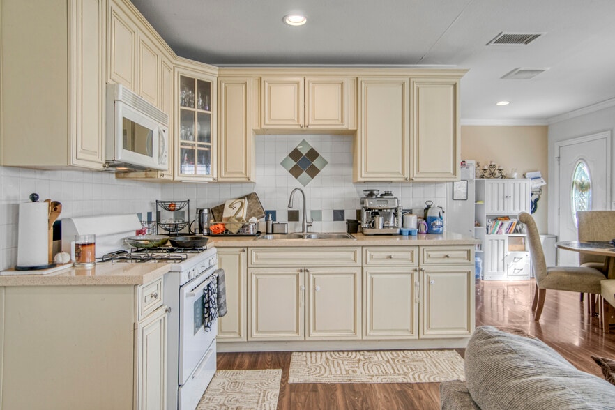 More Photos Of 14623 Roxton Ave, Gardena Multifamily For Sale