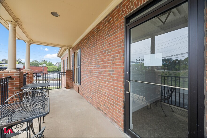 More Photos Of 1776 Old Spring House Ln, Dunwoody Medical For Lease