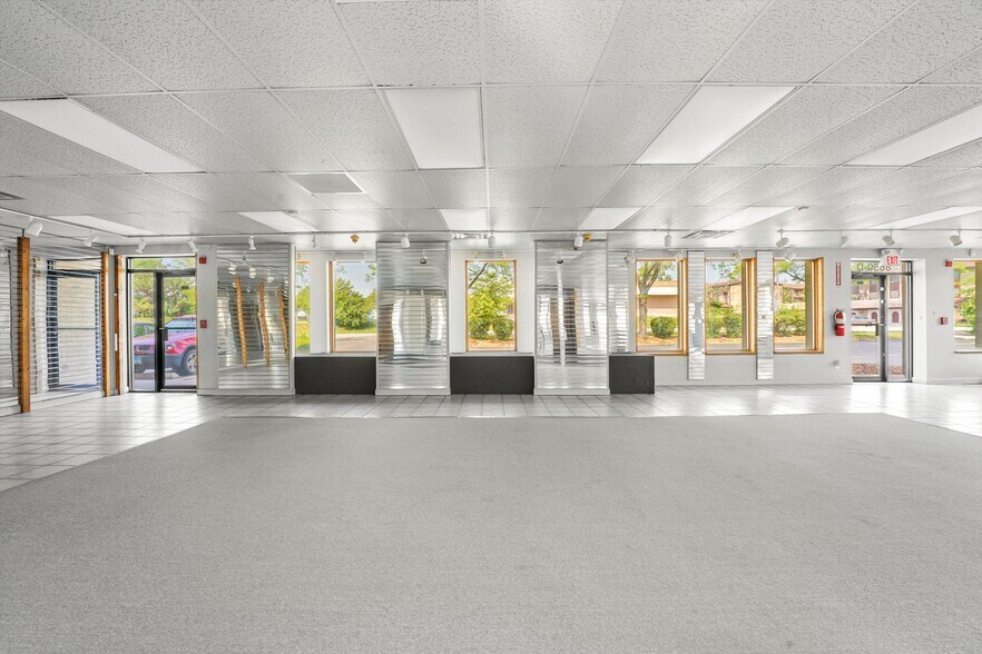 More Photos Of 8650 W 159th St, Orland Park Storefront Retail Office For Lease