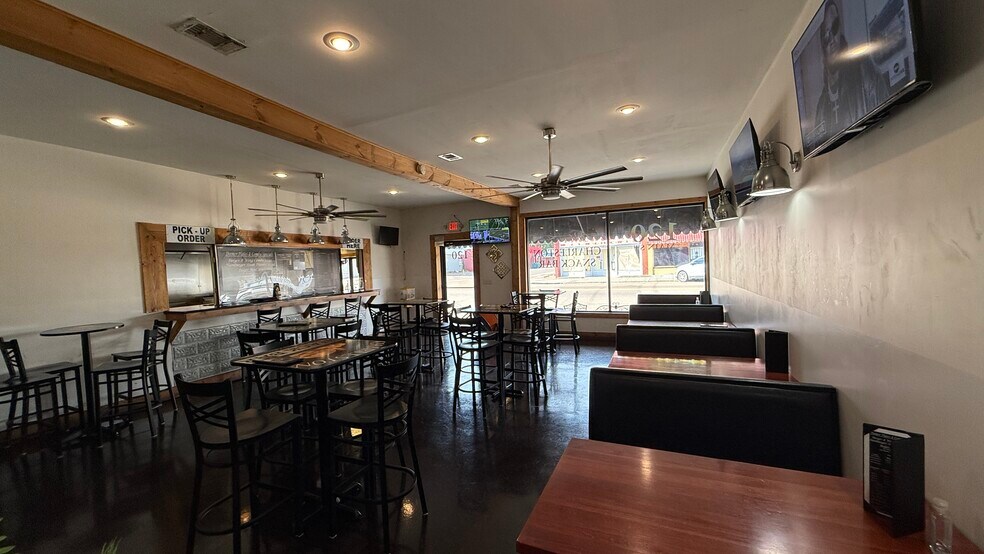 More Photos Of 120 Main St, Charleston Restaurant For Lease