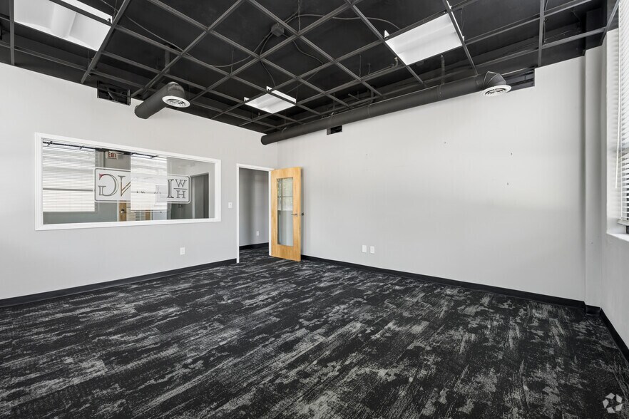 More Photos Of 300 N 5th St, Lafayette Apartments For Lease