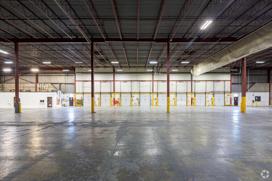 More Photos Of 2 Colony Ct, Brampton Warehouse For Sale