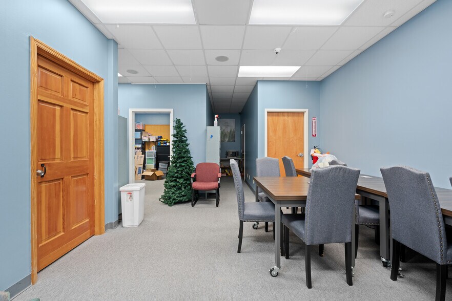 More Photos Of 1481 Dean Forest Rd, Savannah Medical For Lease