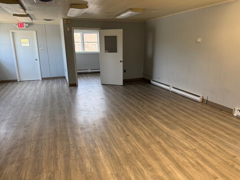 More Photos Of 622 Old Reading Pike, Stowe Truck Terminal For Lease