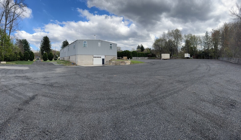More Photos Of 14 Emily Rd, Broad Brook Industrial For Sale