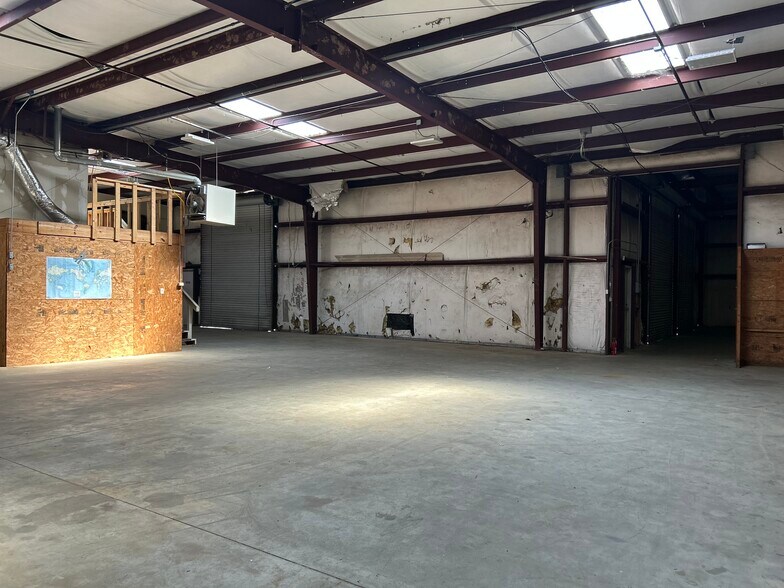 More Photos Of 9296 S Main St, Jonesboro Service For Sale