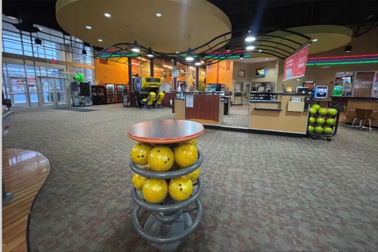 More Photos Of 101 Franks Rd, Marengo Bowling Alley For Sale