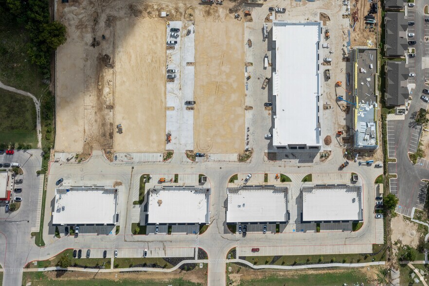More Photos Of 14300 Ronald Reagan Blvd, Cedar Park Storefront For Sale