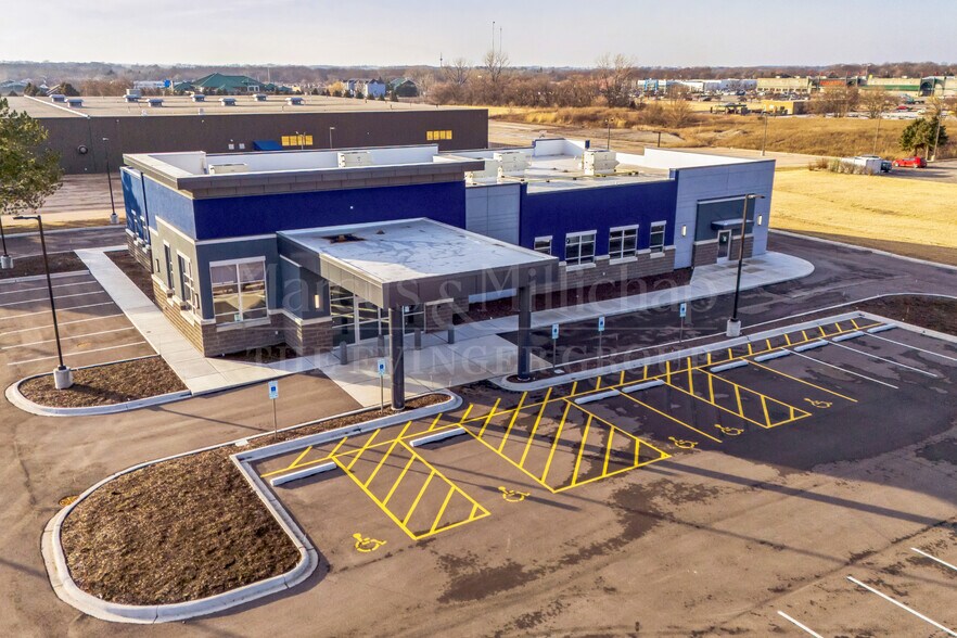 Primary Photo Of 1705 Mediterranean Dr, Sycamore Medical For Sale