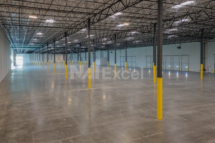 More Photos Of 2880 Simmons St, North Las Vegas Distribution For Sale