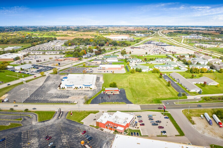 More Photos Of 115 Industrial Dr, Beaver Dam Restaurant For Sale