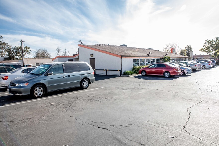 More Photos Of Sundowner, Fontana Restaurant For Sale