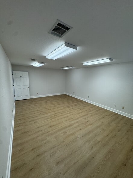 More Photos Of 2019 Clovis R Barker Rd, San Marcos Light Distribution For Lease