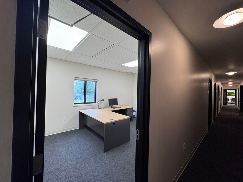 More Photos Of 2378 Wilshire Blvd, Mound Warehouse For Lease