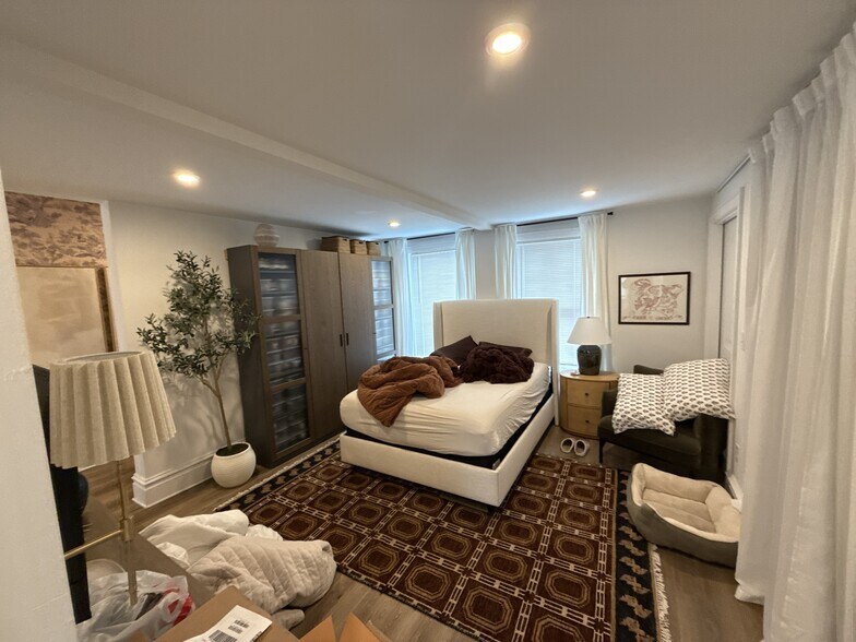 More Photos Of 122 State St, Harrisburg Apartments For Sale