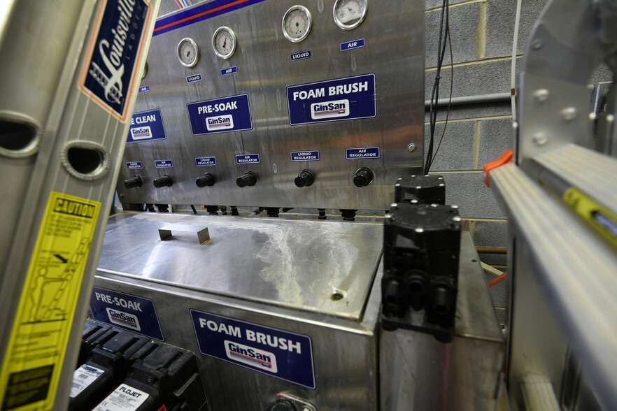 More Photos Of 2534 US 25, Greenwood Carwash For Sale