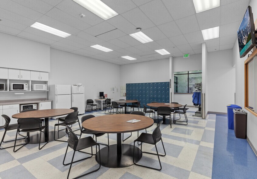 More Photos Of 600 W Wilbur Ave, Coeur d'Alene Manufacturing For Lease