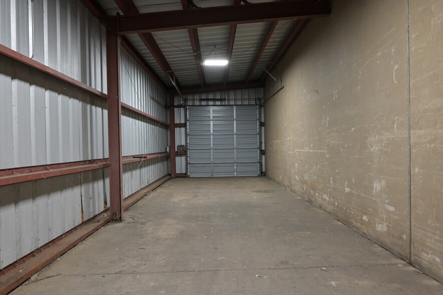 More Photos Of 2424 W 23rd St, Erie Manufacturing For Lease