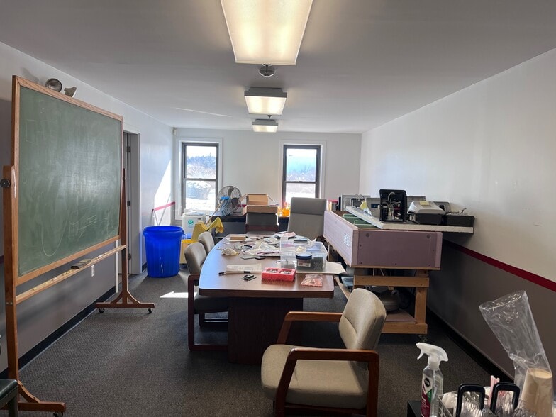 More Photos Of 50 Parker St, Newburyport Manufacturing For Lease