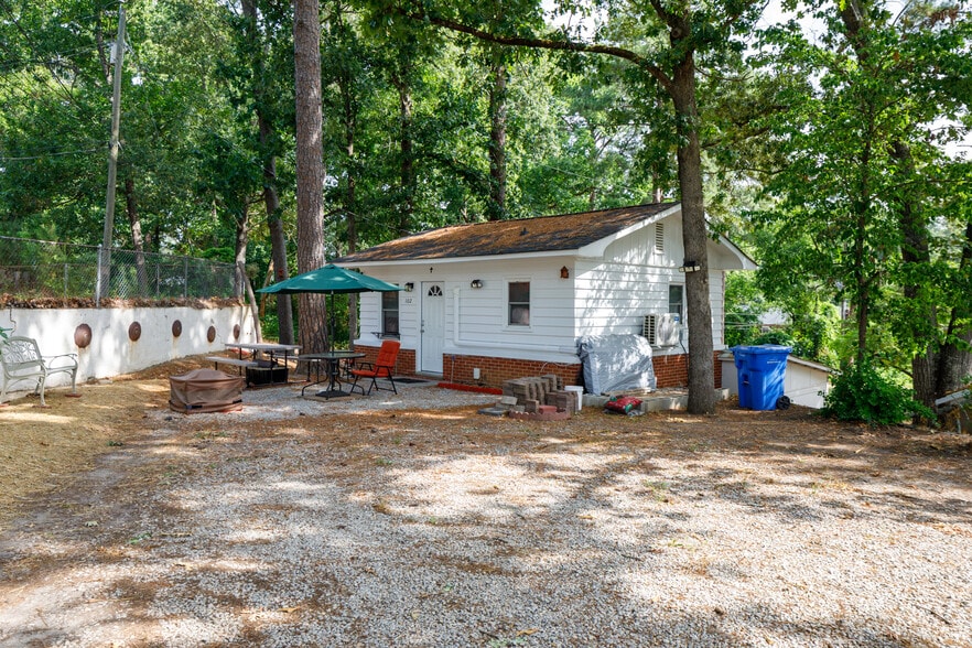 More Photos Of 100-102 Twin Acres Dr, Fayetteville Apartments For Sale