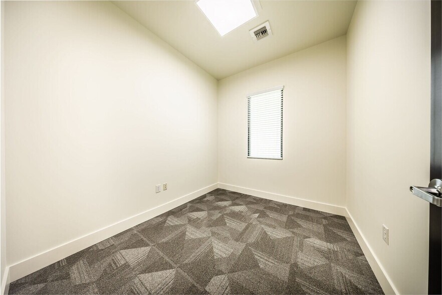 More Photos Of 741 Ciara Creek Cv, Longwood Medical For Sale