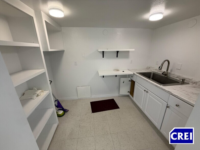 More Photos Of 6809 S Victoria Ave, Los Angeles Service For Lease
