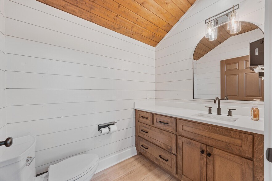 More Photos Of 4201 Pleasant Valley Rd, Union Grove Restaurant For Sale