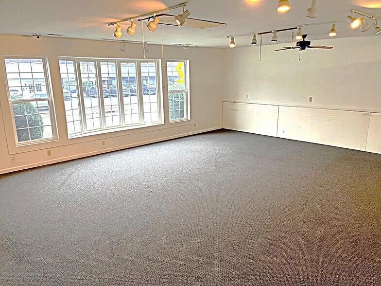 More Photos Of 9430 Main Ave, Cincinnati General Retail For Sale