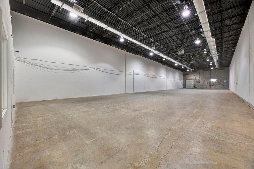 More Photos Of 201 Ruthar Dr, Newark Distribution For Lease