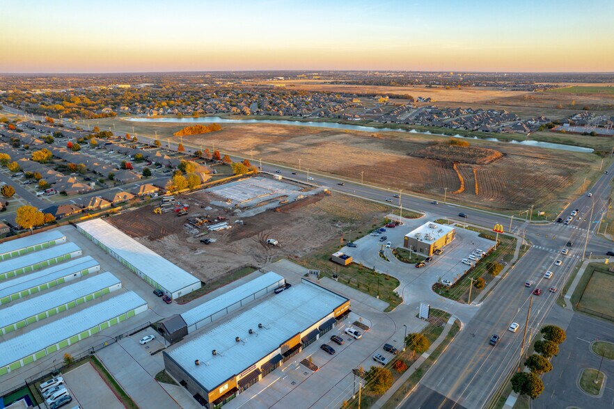 More Photos Of 1791 SW 34th St, Moore Land For Lease