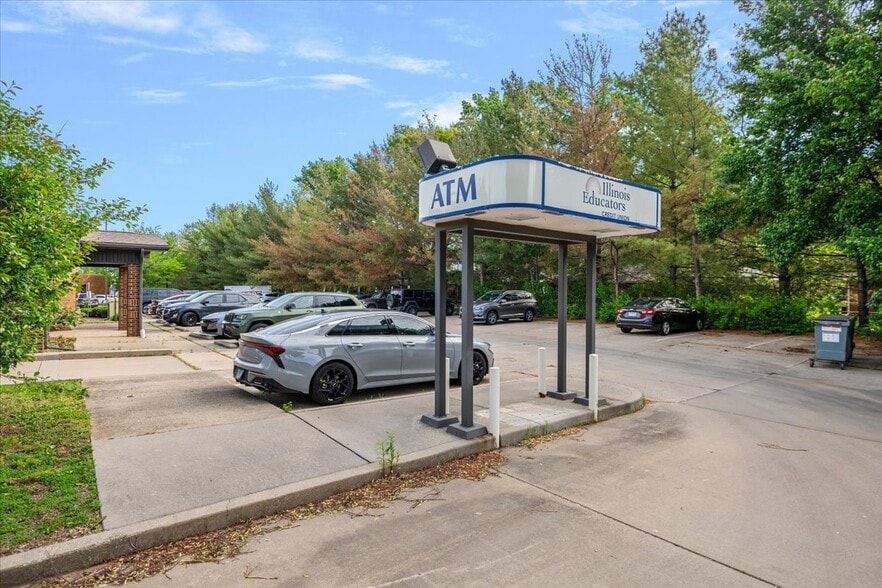 More Photos Of 1124 Centre West Dr, Springfield Office For Lease