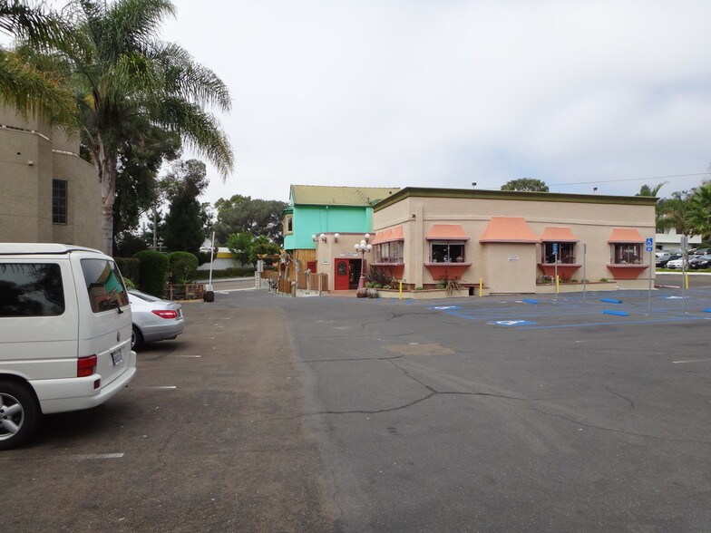 More Photos Of 3050 Pio Pico Dr, Carlsbad Restaurant For Sale