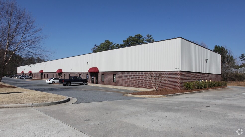 More Photos Of 1370 Union Hill Industrial Ct, Alpharetta Warehouse For Lease