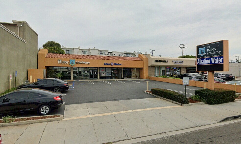 Primary Photo Of 524-530 Pacific Coast Hwy, Hermosa Beach Unknown For Lease