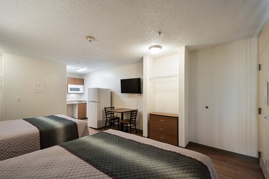 More Photos Of 25104 Pacific Hwy S, Kent Hospitality For Sale