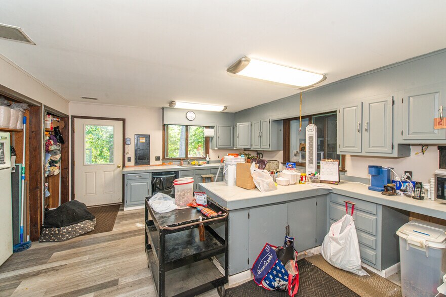 More Photos Of 40 Brighton Rd, Andover Specialty For Sale