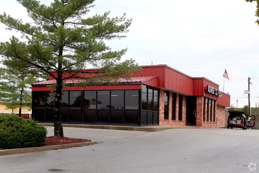 More Photos Of 3175 W 3rd St, Bloomington Unknown For Lease