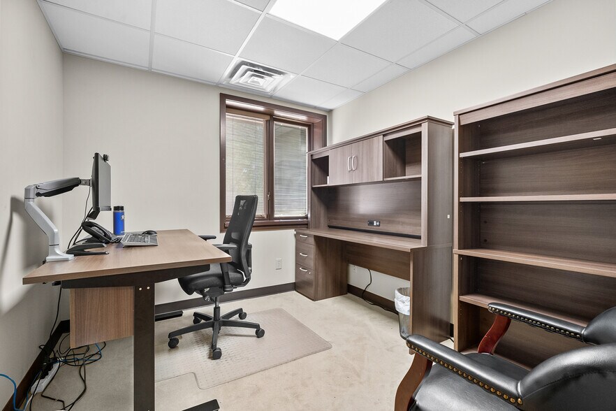 More Photos Of 1516 Trimble Ave, Kalamazoo Office For Sale