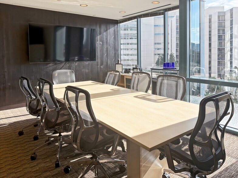 More Photos Of 501 W Broadway, San Diego Coworking Space