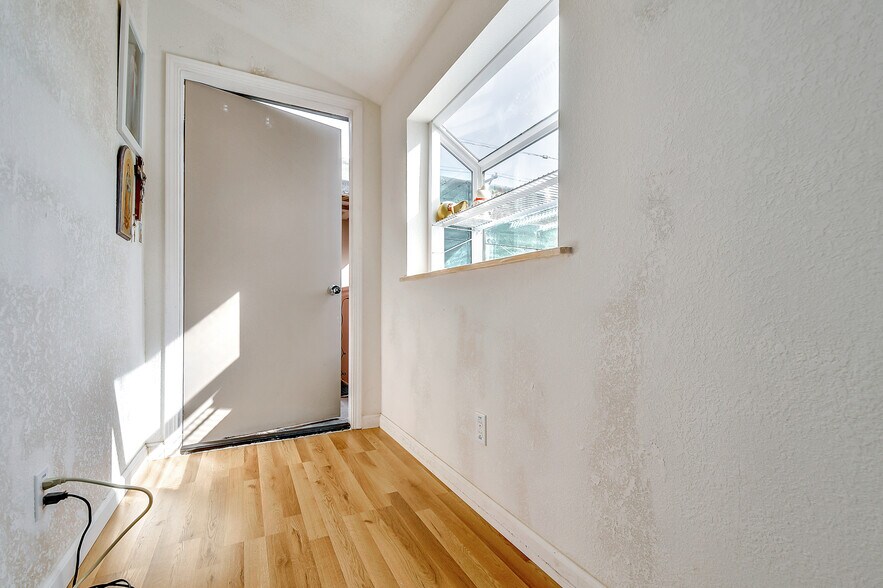 More Photos Of 3901 18th St, San Francisco Storefront For Sale