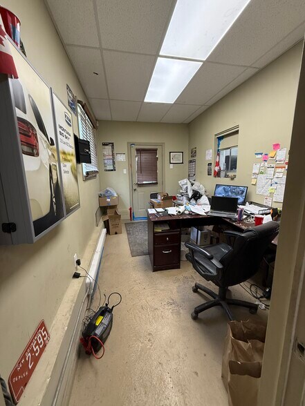 More Photos Of 5438 Bank St, Ottawa Industrial For Sale