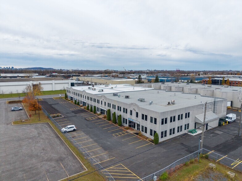 More Photos Of 2156-2168 Rue de la Province, Longueuil Light Distribution For Lease