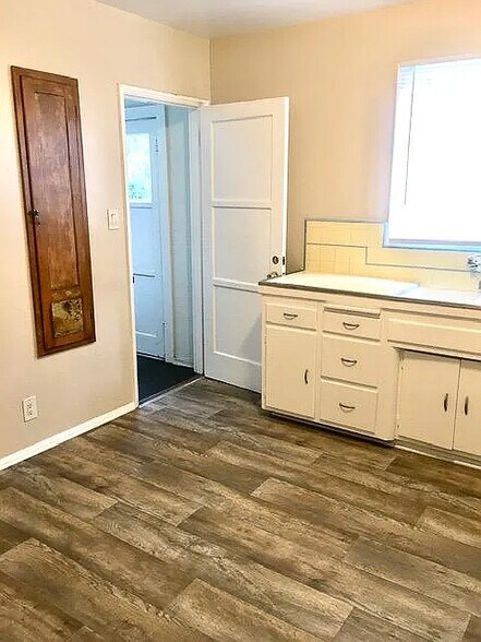 More Photos Of , Los Angeles Multifamily For Sale