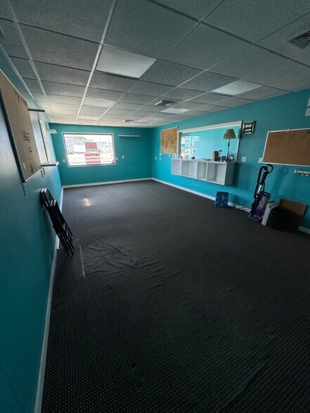 More Photos Of 4401 Park Blvd, Wildwood Freestanding For Lease