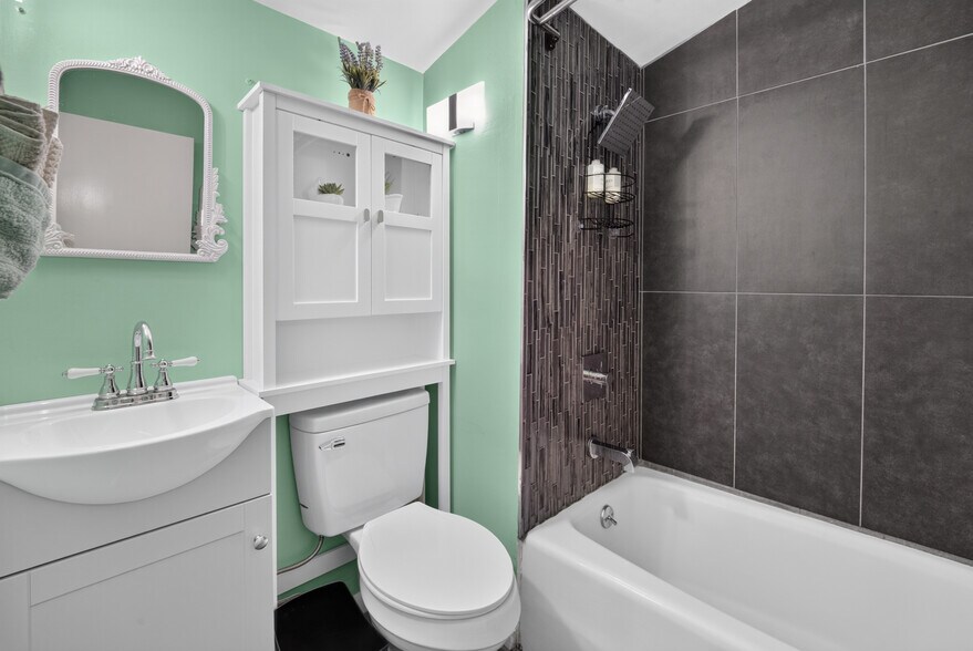 More Photos Of 112 Honolulu Ct, Hot Springs Specialty For Sale