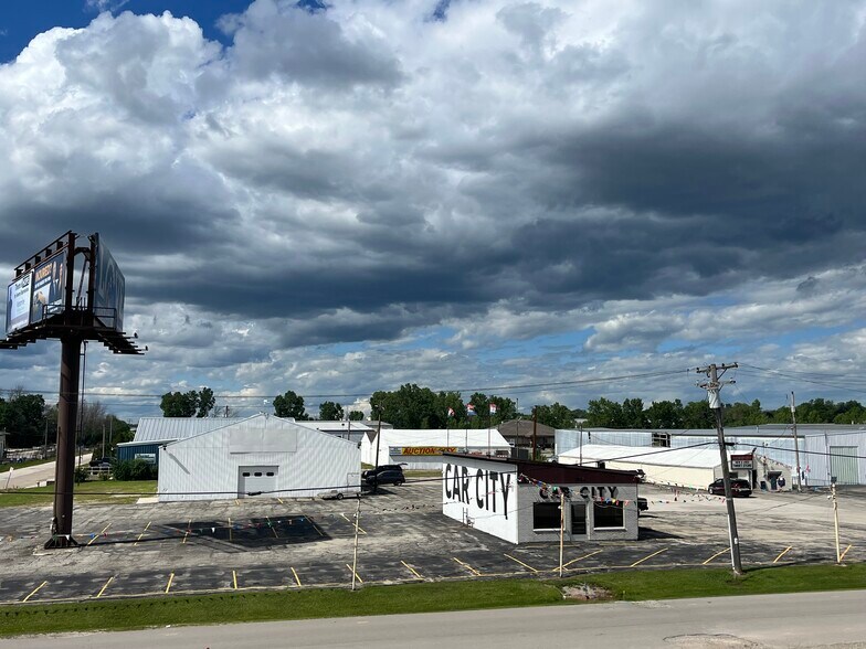 More Photos Of 1930-1932 W College Ave, Appleton Auto Dealership For Sale