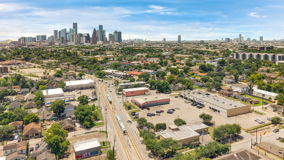 Primary Photo Of 2601-2619 Fulton St, Houston Unknown For Lease