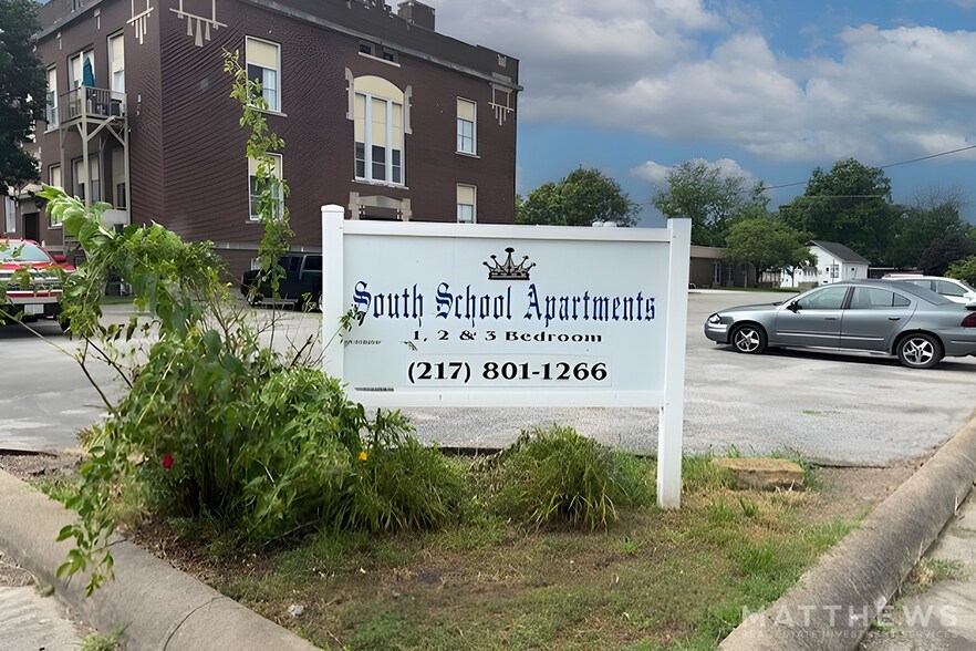 More Photos Of 218 & 220 S Broad Street, Carlinville Apartments For Sale